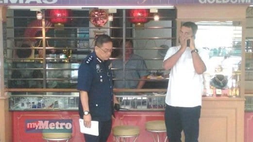 Sempat curi dua Rantai Emas